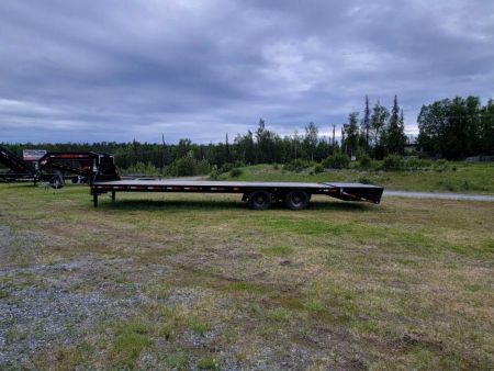 Used 32' MAXXD Low Pro Equipment Trailer