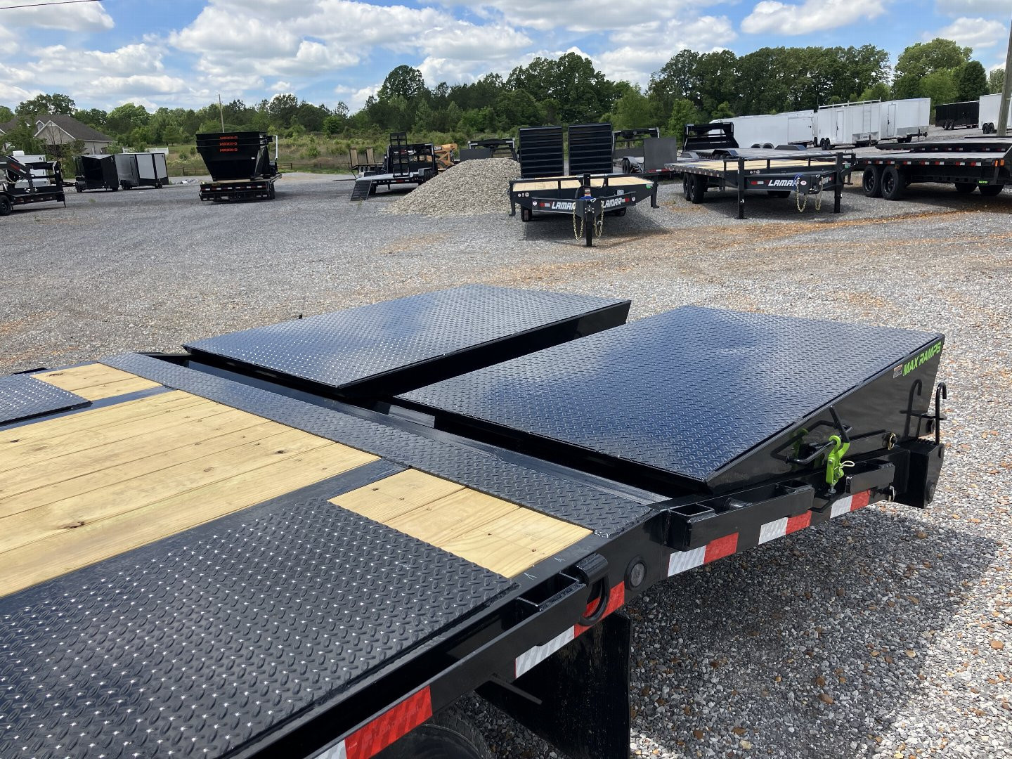 New 2025 Load Trail Gooseneck Flatbed Trailer | 102" x 30' 25.9KGVWR