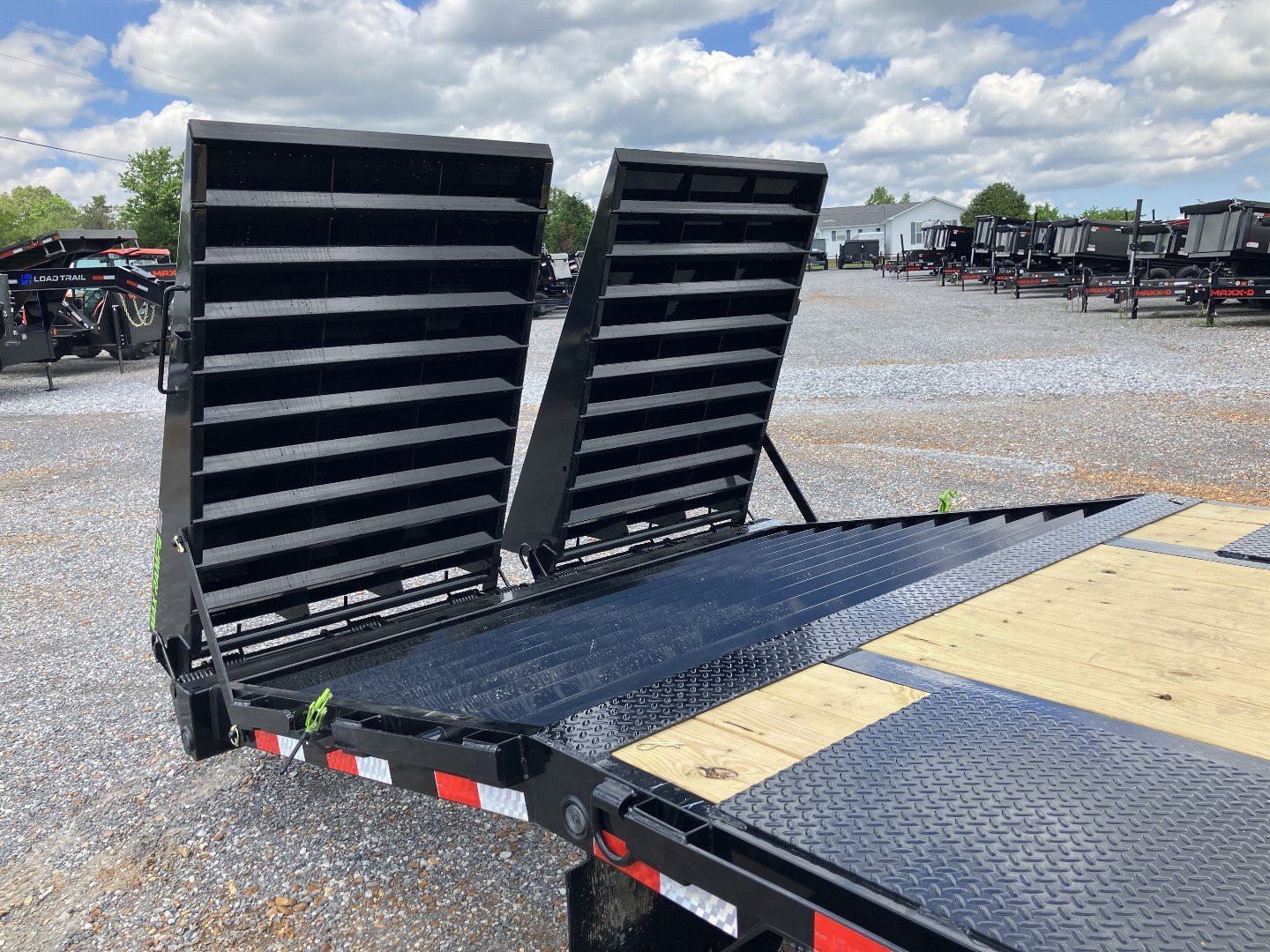 New 2025 Load Trail Gooseneck Flatbed Trailer | 102" x 30' 25.9KGVWR
