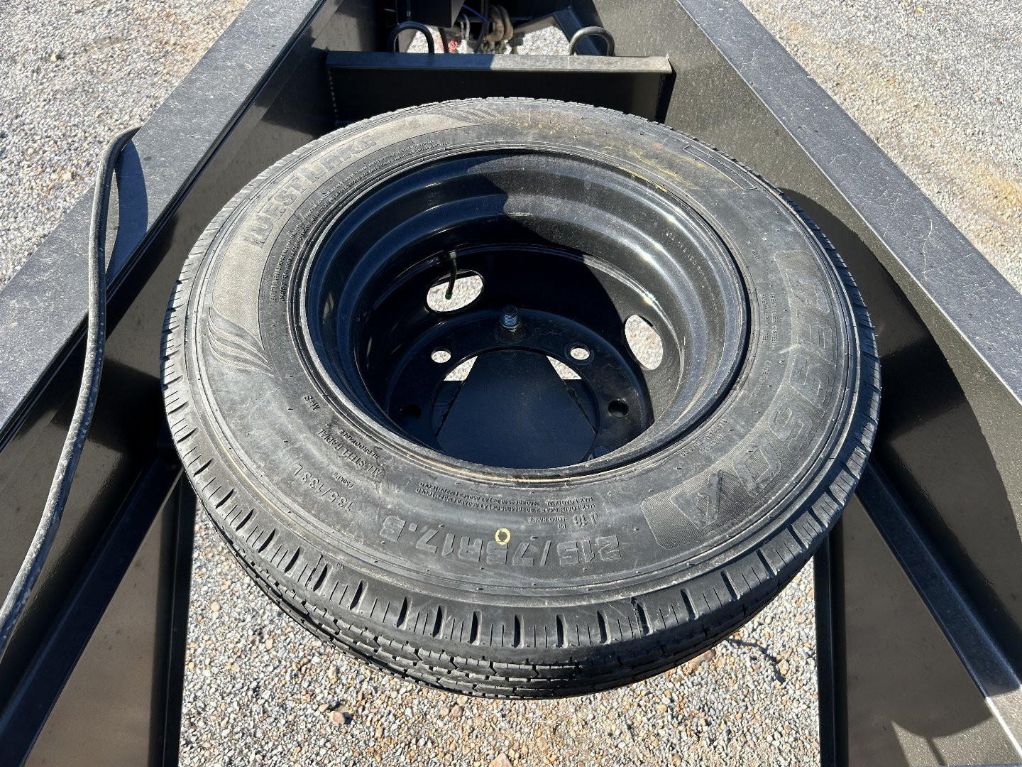 Used 2024 MAXXD Gooseneck Flatbed Trailer | 102" x 28' 30K GVWR