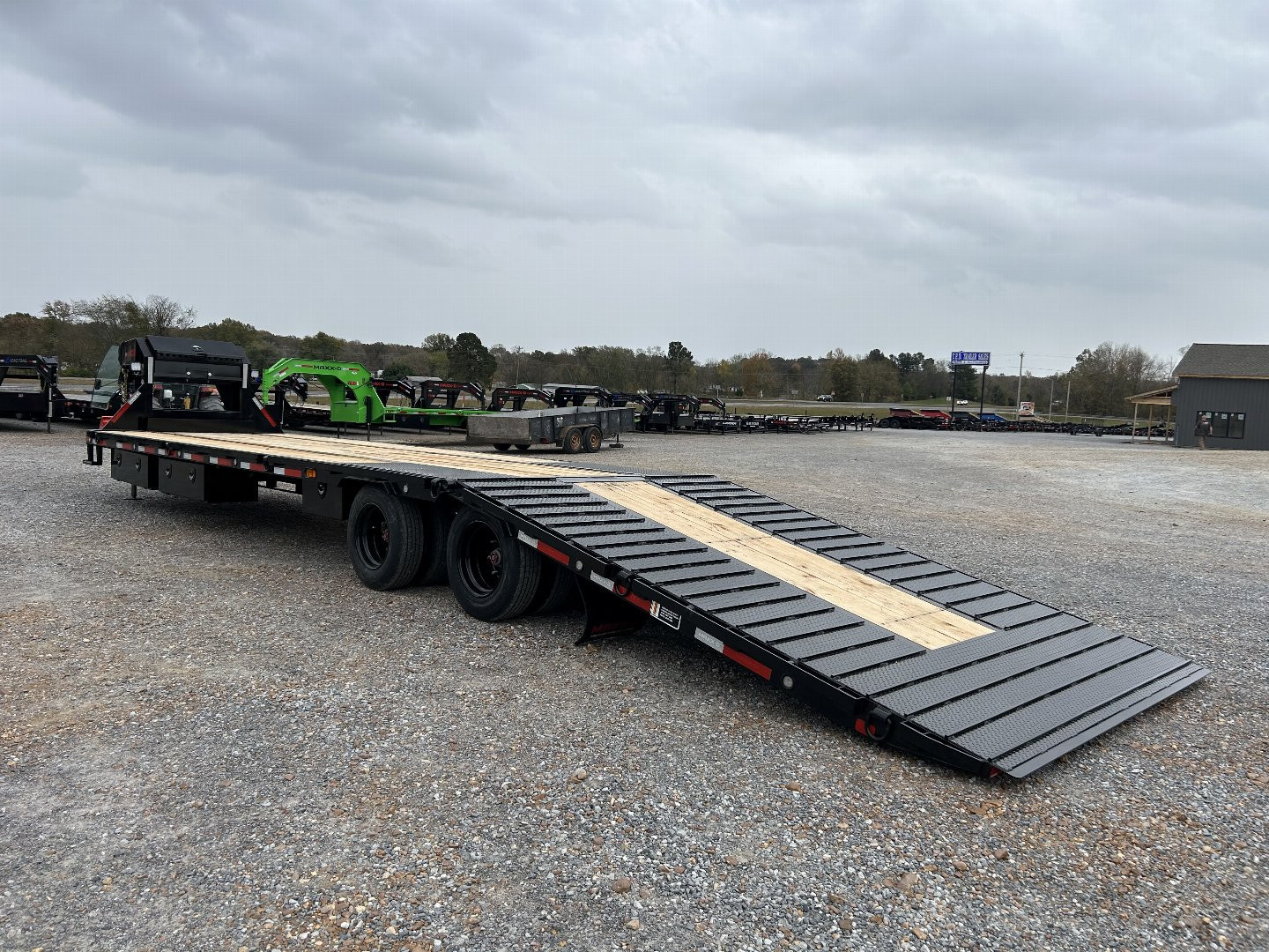 New 2025 MAXXD Gooseneck Trailer | 36' x 102' 30K GVWR