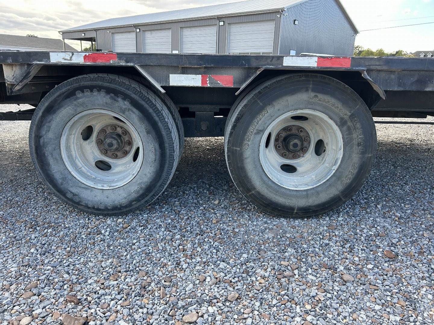 Used 2018 Load Trail 102"X34' 22K Hyd Dove Gooseneck Trailer