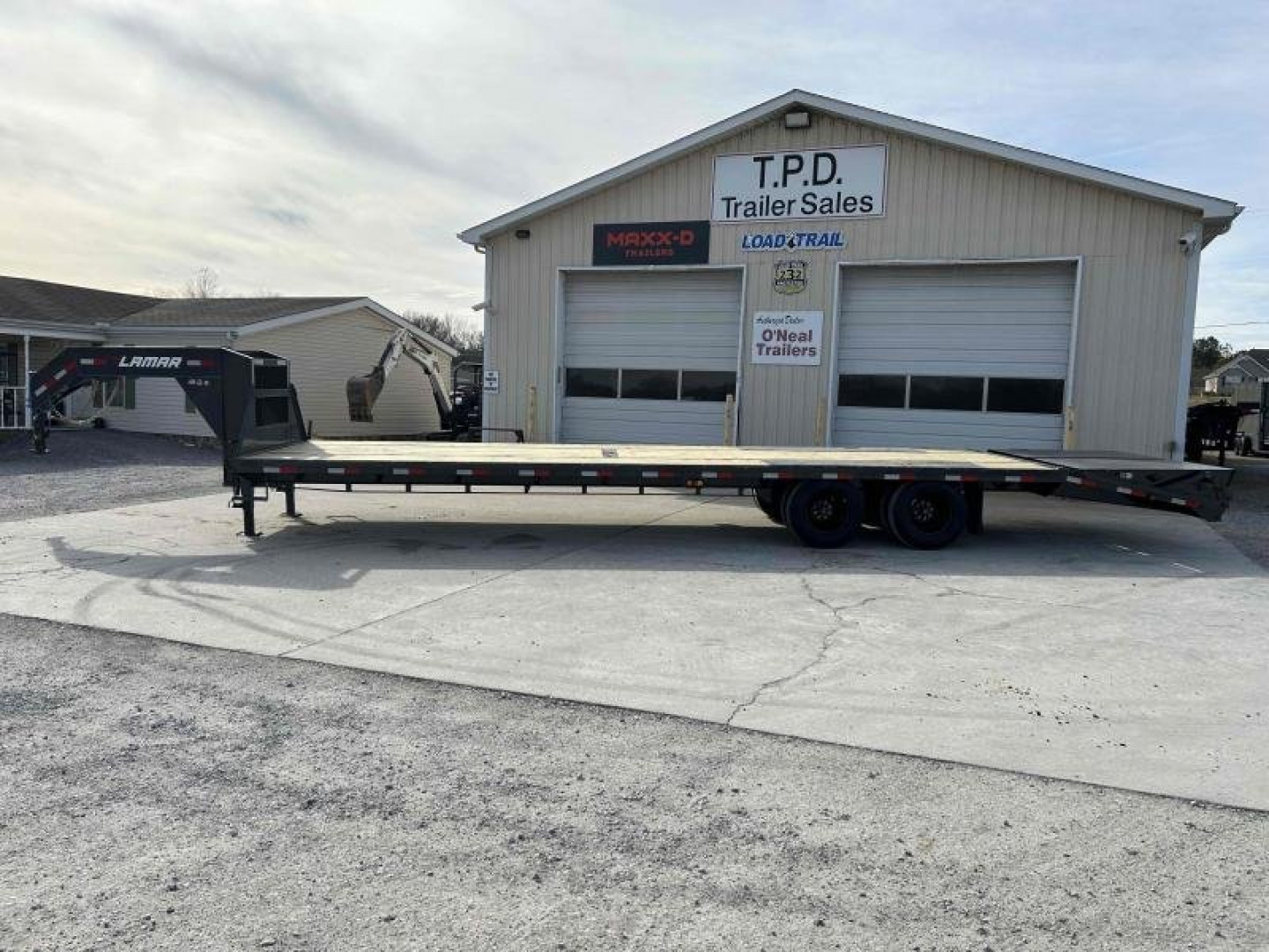 New 2024 Lamar 102" x 32' 22k Gooseneck Trailer