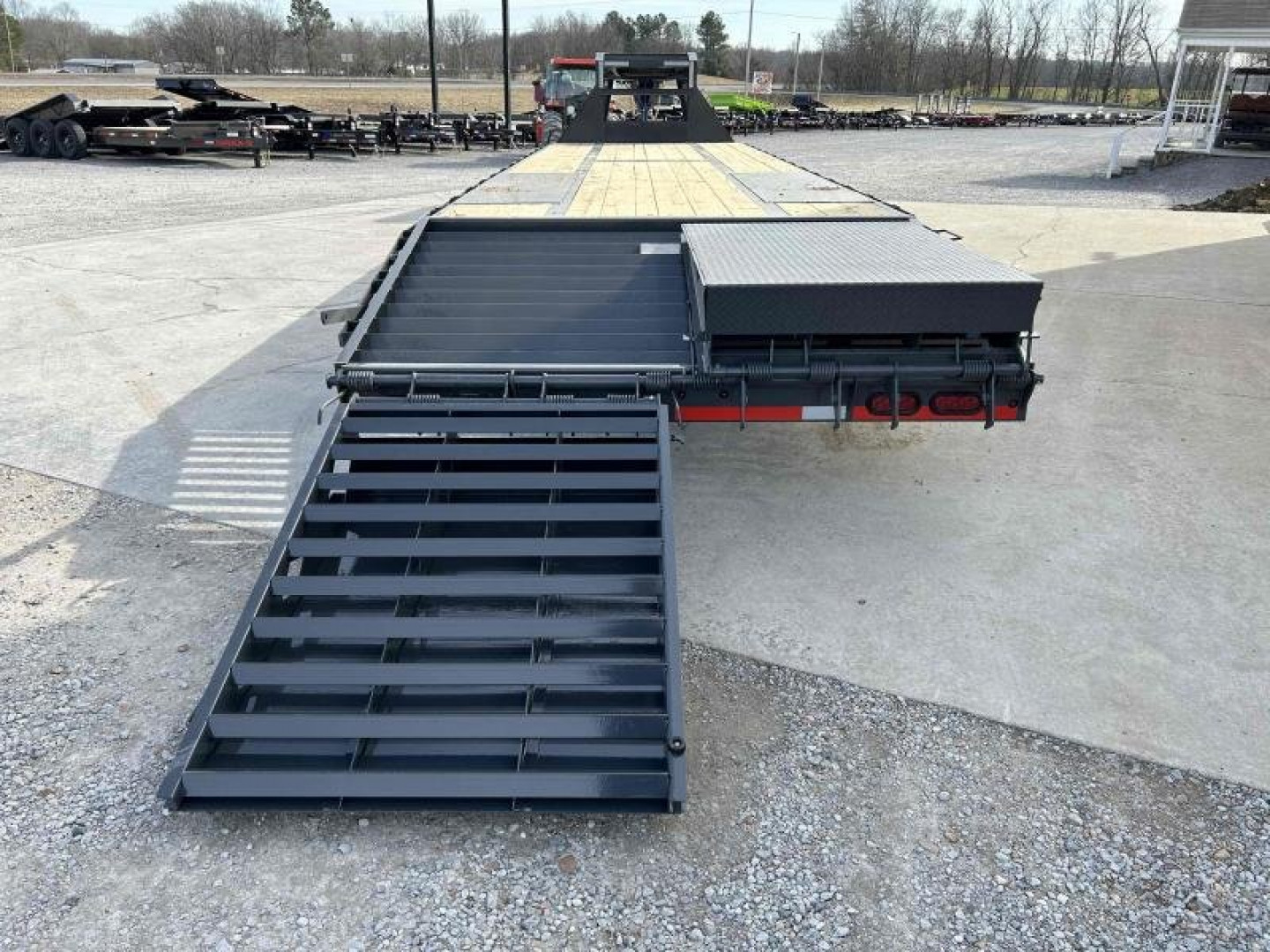 New 2024 Lamar 102" x 32' 22k Gooseneck Trailer