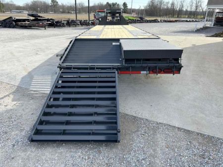 New 2024 Lamar 102" x 32' 22k Gooseneck Trailer