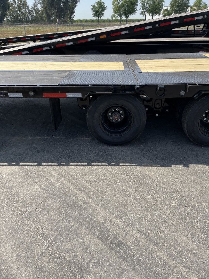 New 2025 MAXXD YDX10240 Flatbed Trailer
