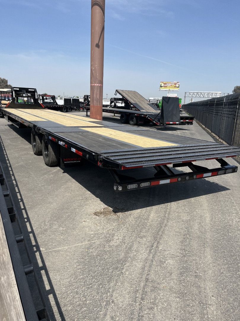 New 2025 MAXXD YDX10240 Flatbed Trailer