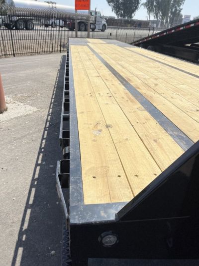 New 2025 MAXXD YDX10240 Flatbed Trailer