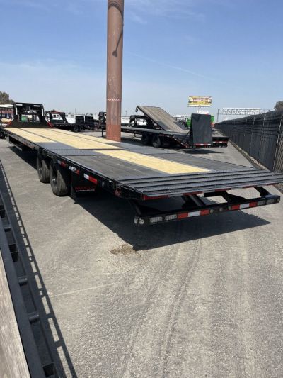 New 2025 MAXXD YDX10240 Flatbed Trailer