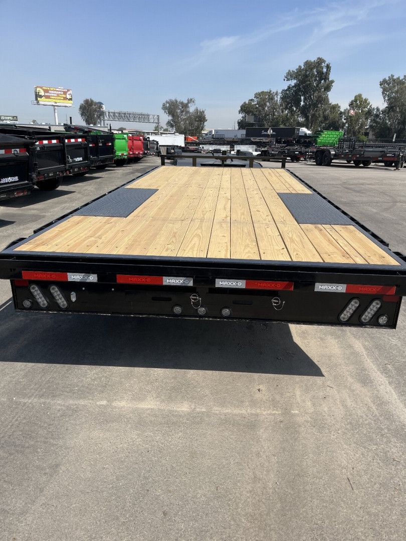 New 2025 MAXX-D DOX10220 Deckover Trailer