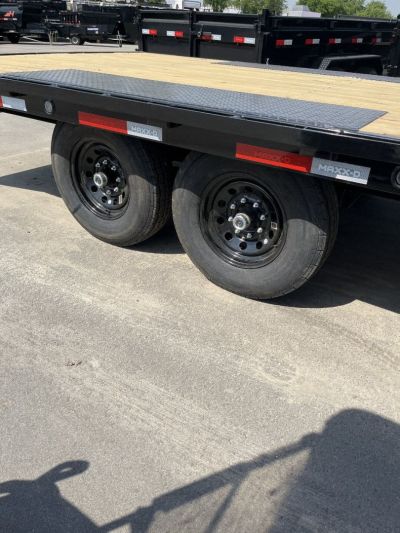 New 2025 MAXX-D DOX10220 Deckover Trailer