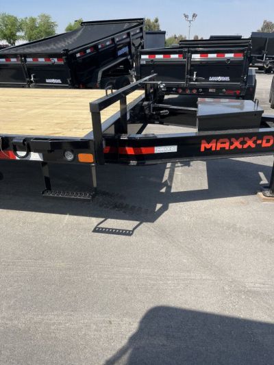 New 2025 MAXX-D DOX10220 Deckover Trailer