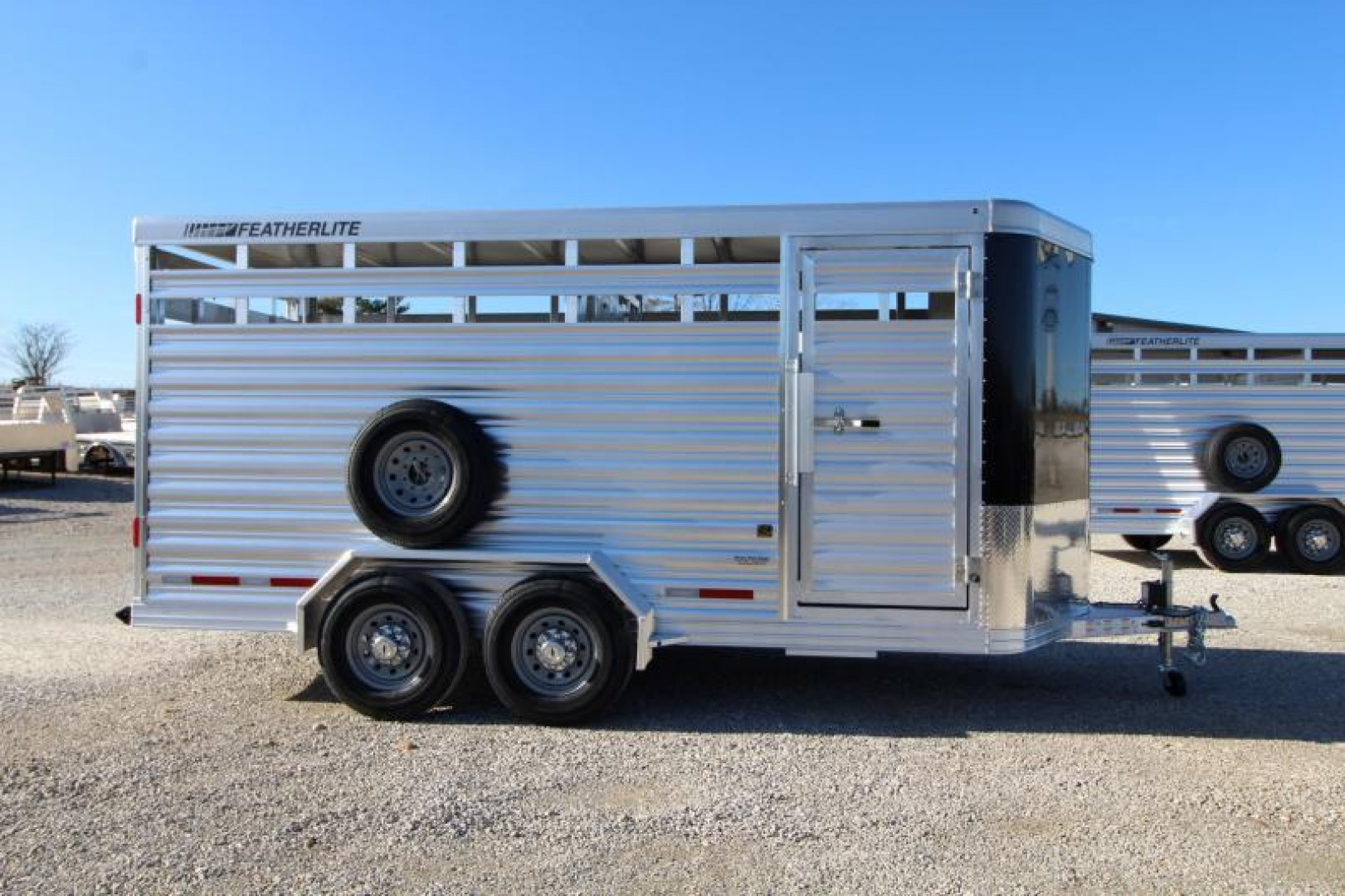 2023 Featherlite 8107-6716 photo 3