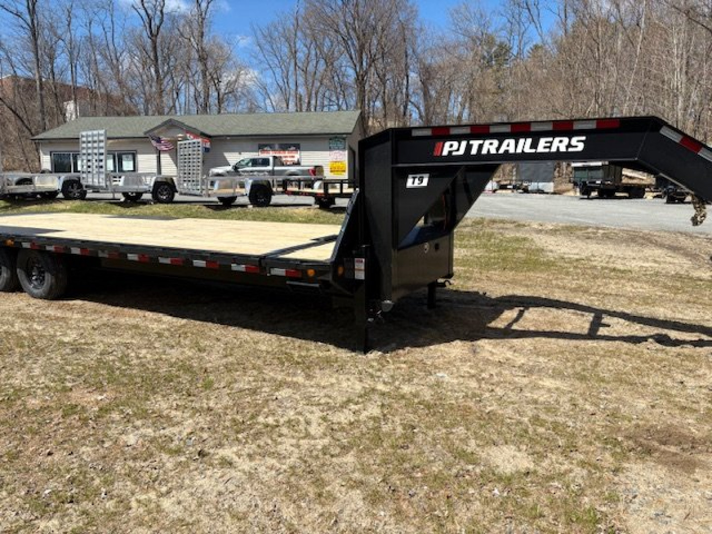 New PJ Trailers 102" x 26' T9 Deckover Power Tilt