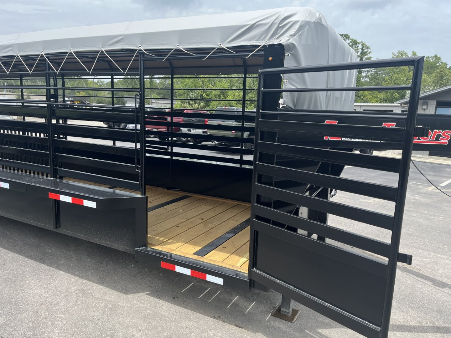 7×32 Horse Livestock Trailer photo 5