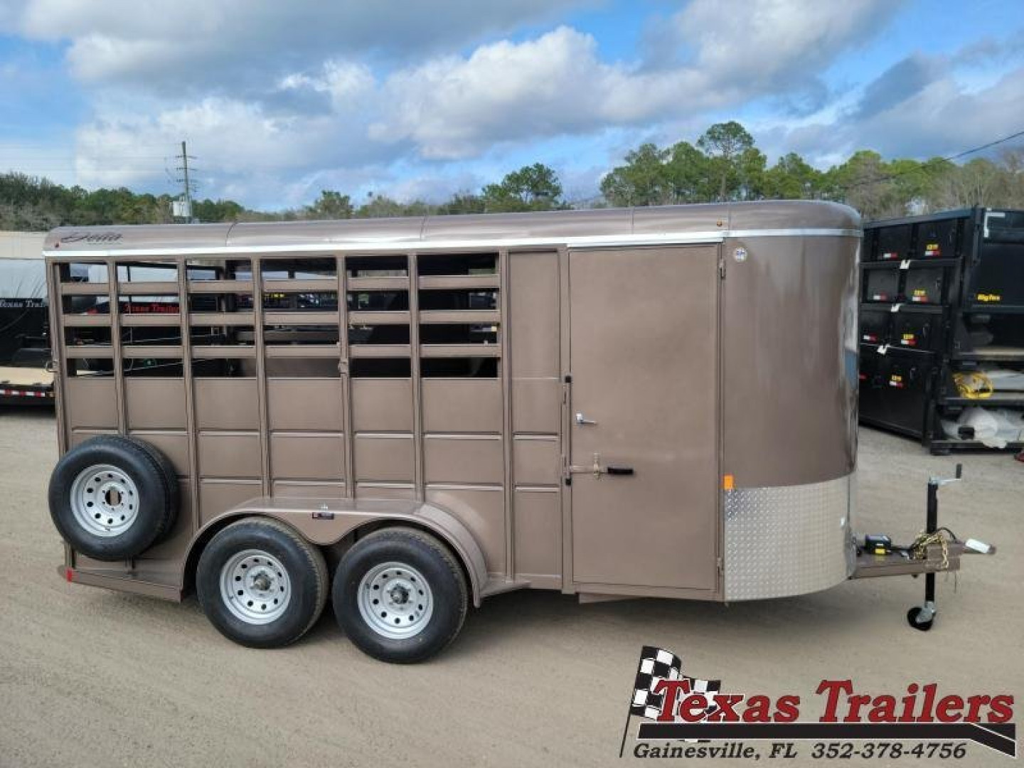 New 500-16COMBO DELTA 6'8" X 16' X 7' TALL 3 HORSE COMBO / LIVESTOCK TRAILER
