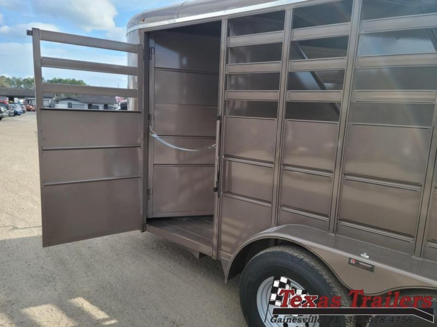 New 500-16COMBO DELTA 6'8" X 16' X 7' TALL 3 HORSE COMBO / LIVESTOCK TRAILER
