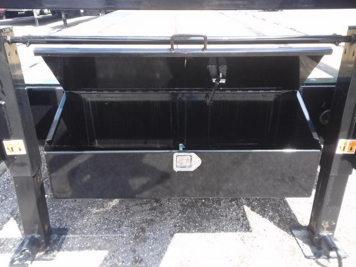 New 16GN-40D5A-MRBK BIG TEX 8.5' X 40' GOOSENECK FLAT BED W/ MEGA RAMPS & FREE SPARE TIRE *NON-CDL*