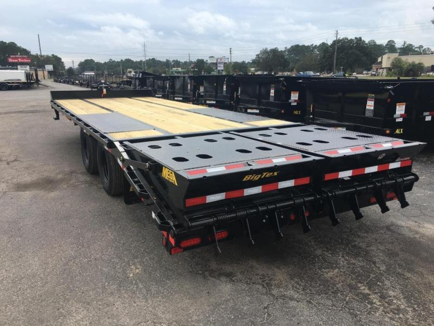 New 22PH-20BK+5MR Big Tex Trailers Flatbed Trailer