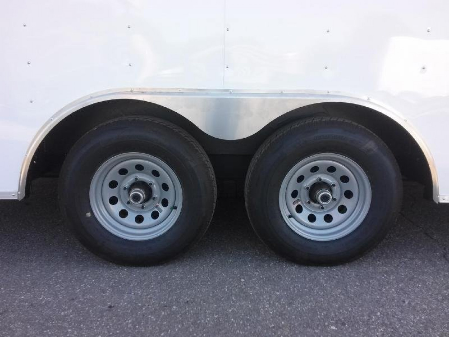 New GANS8520TA3 CARGO MATE 8.5' X 20' ENCLOSED CARGO TRAILER W/ REAR RAMP DOOR & SIDE DOOR