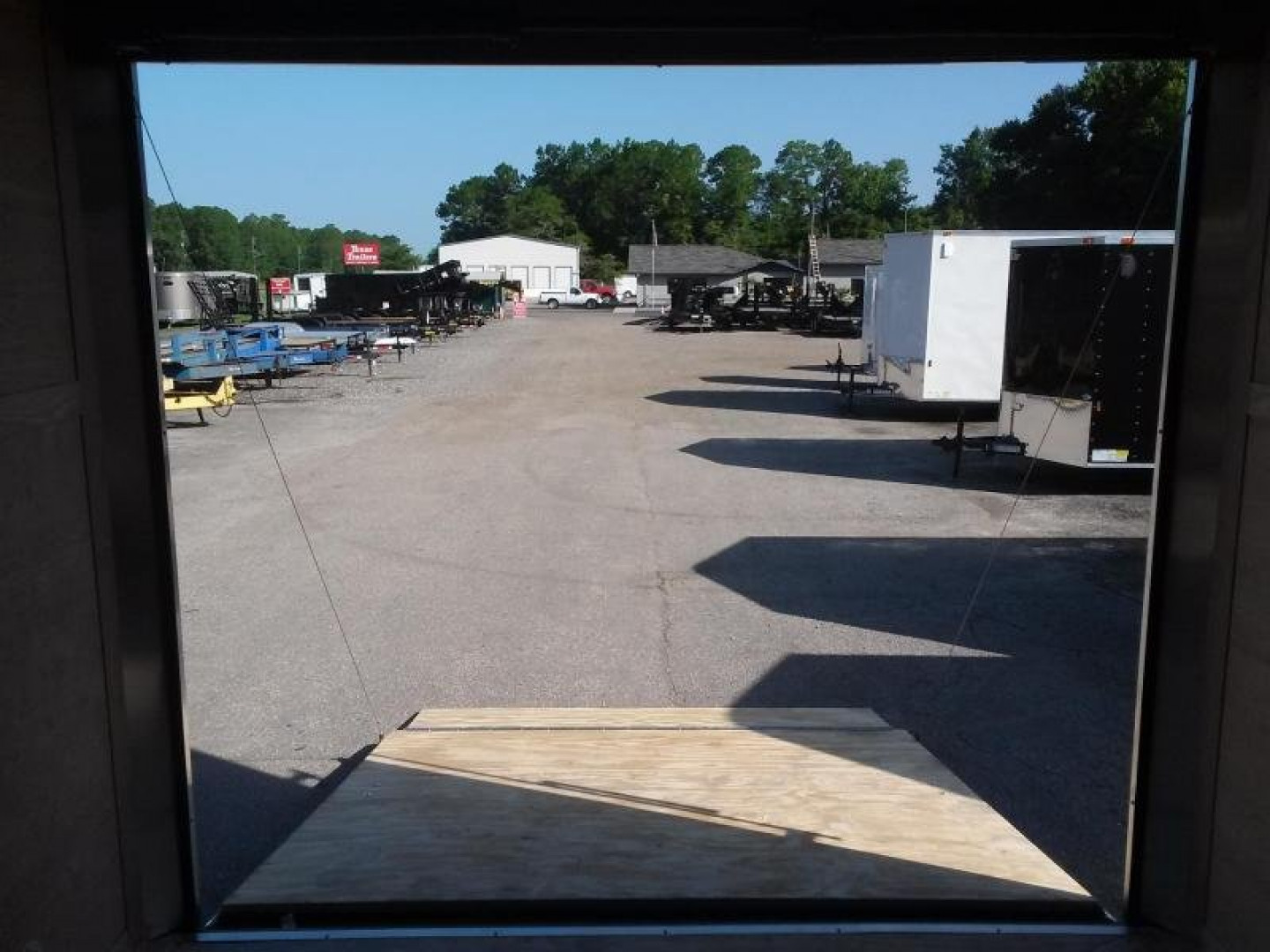 New GANS8520TA3 CARGO MATE 8.5' X 20' ENCLOSED CARGO TRAILER W/ REAR RAMP DOOR & SIDE DOOR