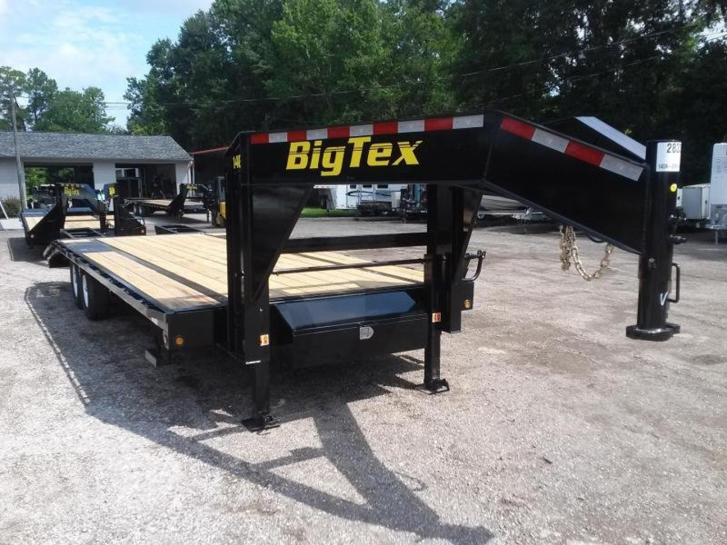 New 14GN-25D5A BIG TEX 8.5' X 25' GOOSENECK FLAT BED W/ 5' FOLD UP RAMPS & FREE SPARE *NON-CDL*