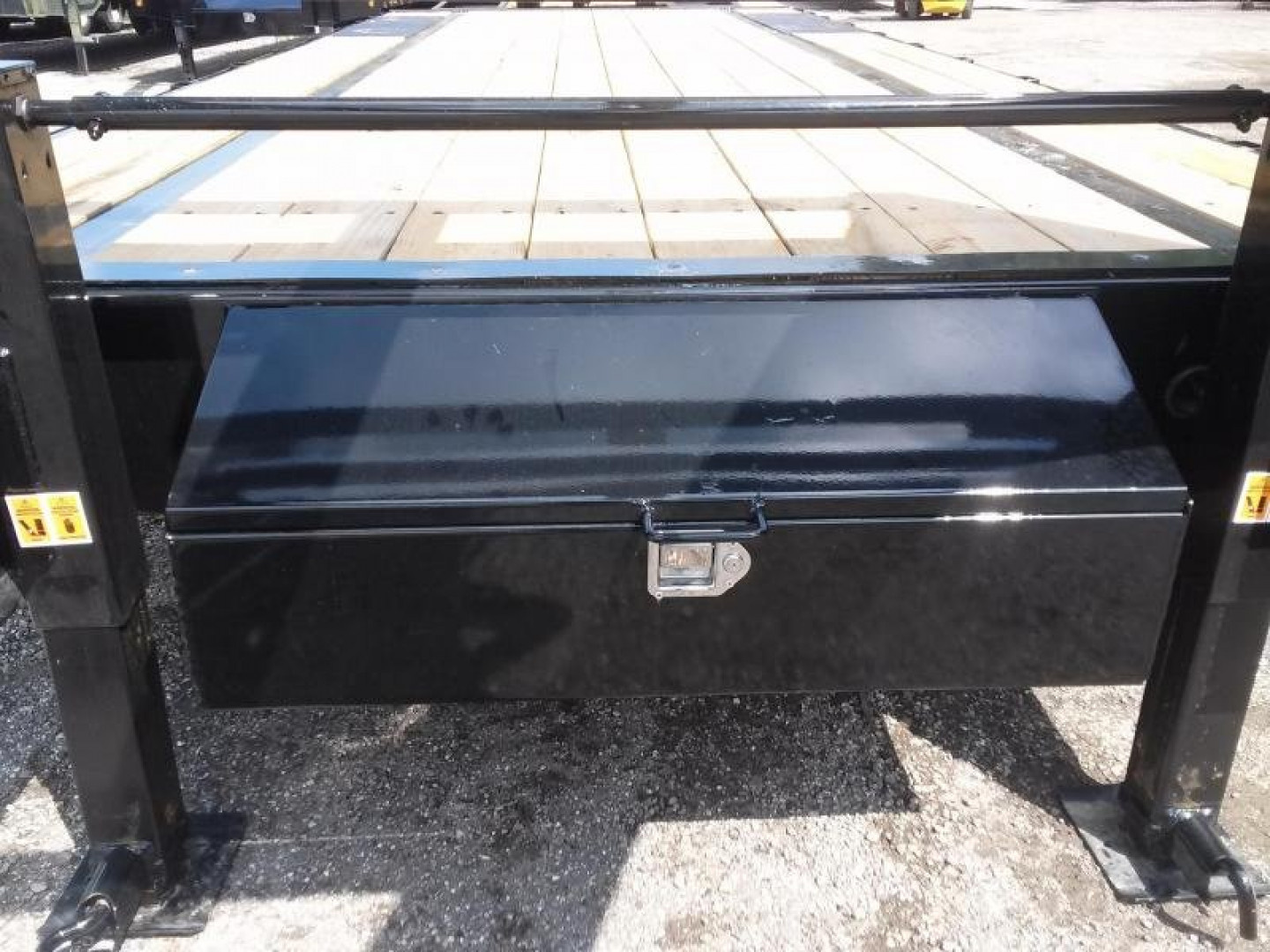 New 14GN-25D5A BIG TEX 8.5' X 25' GOOSENECK FLAT BED W/ 5' FOLD UP RAMPS & FREE SPARE *NON-CDL*