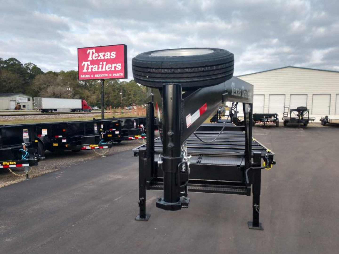 9×35 Equipment Flatbed Trailer photo 2
