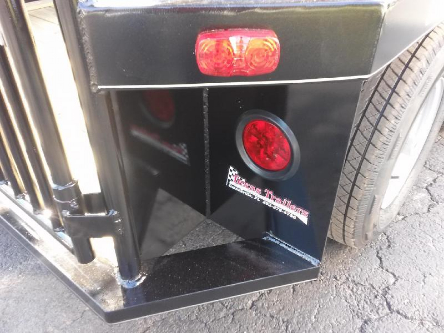 New ST1410B TEXAS TRAILERS 14' BUMPER PULL STOCK TRAILER