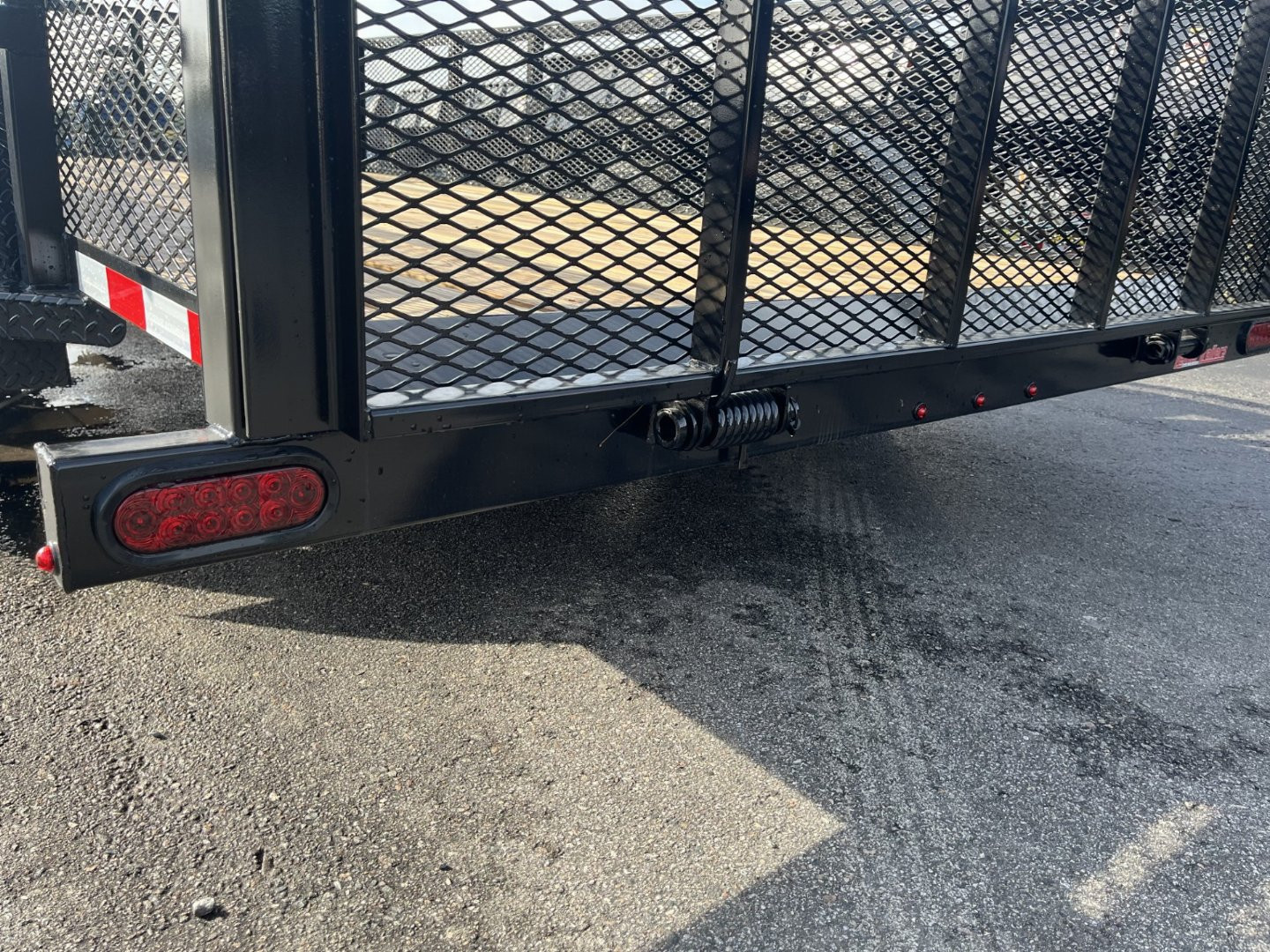 New LM61470 TEXAS TRAILERS 6'10" X 14' LAWN MAINTENANCE TRAILER