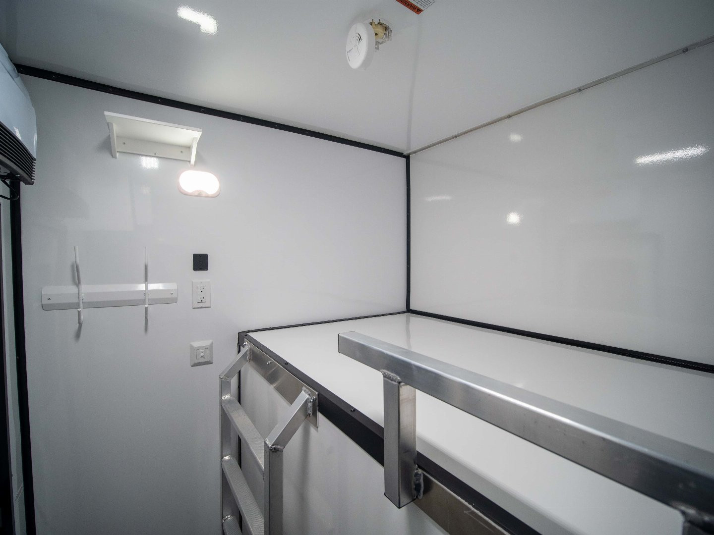New 2024 ETC 8 Private Rooms with Full Bathroom Bunkhouse Sleeper Trailer