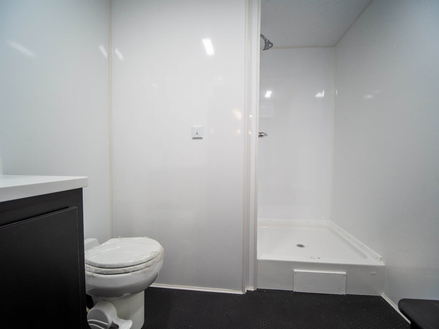 New 2024 ETC 8 Private Rooms with Full Bathroom Bunkhouse Sleeper Trailer