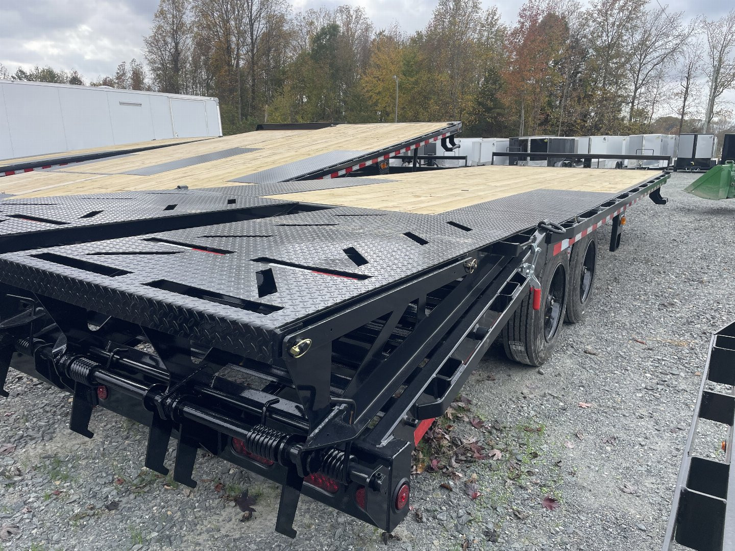 New 2027 Iron Bull 102 x 25' Deckover Trailer