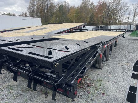 New 2027 Iron Bull 102 x 25' Deckover Trailer