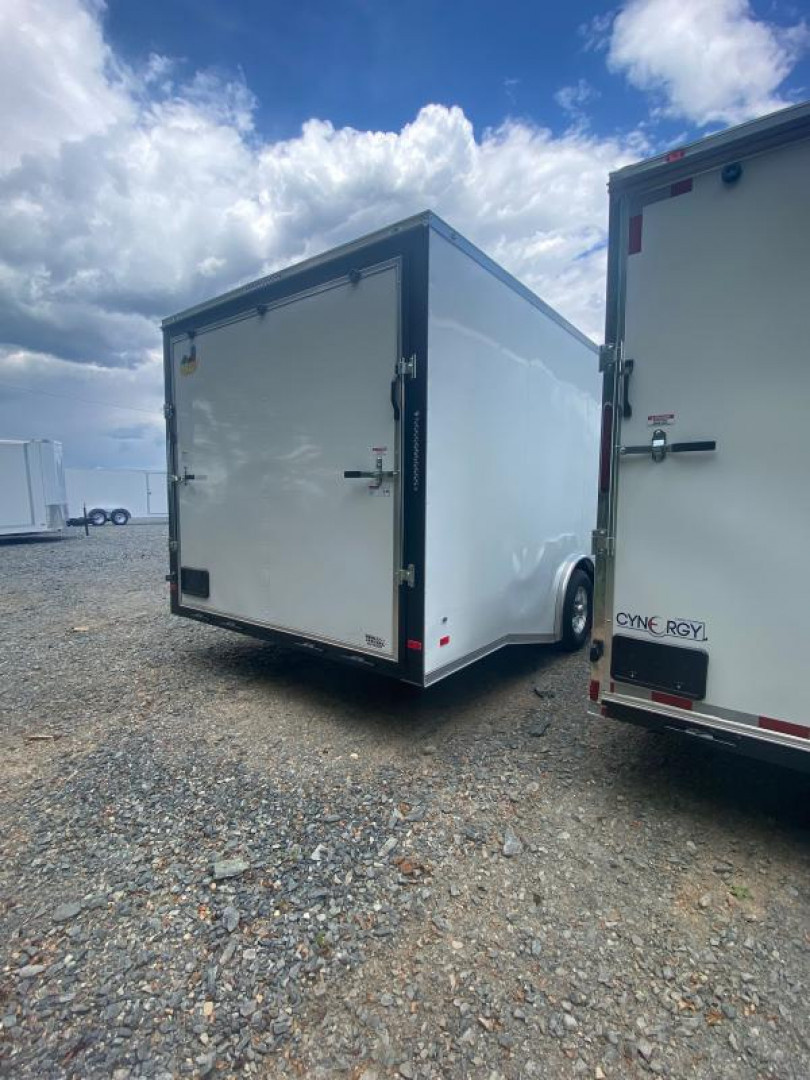 2027 Covered Wagon photo 2