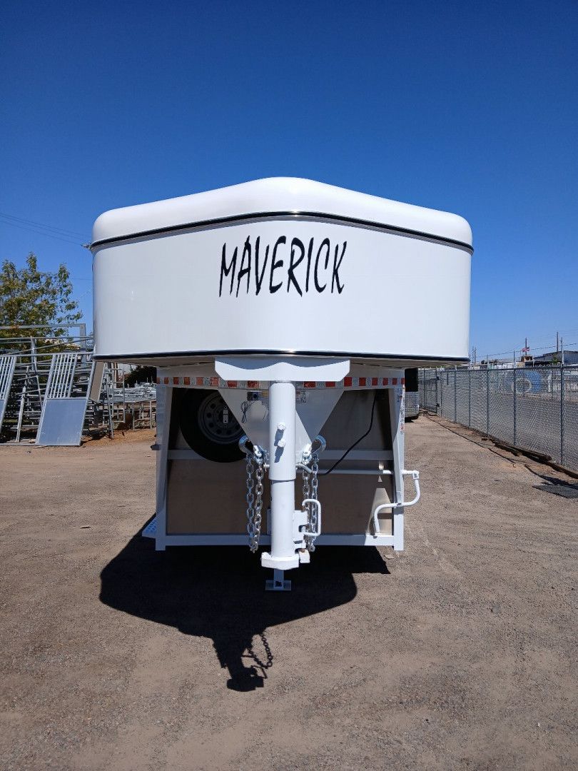 2025 MAVERICK photo 2