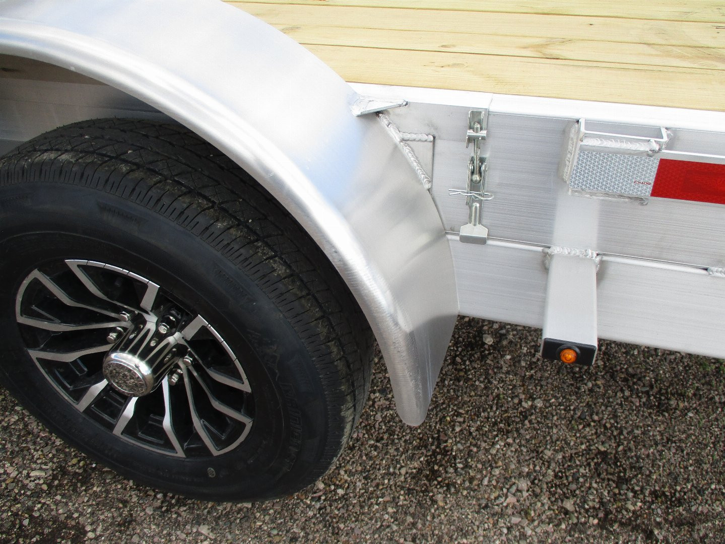New 2025 H&H Trailers SPEEDLOADER Flatbed Trailer 82 X 20