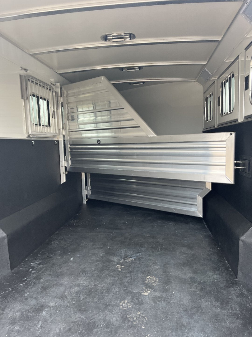 New 2025 Cimarron Norstar 3 Horse Bumper Pull