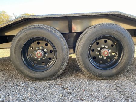 New 2025 MAXXD H9X Equipment Trailer 102x32