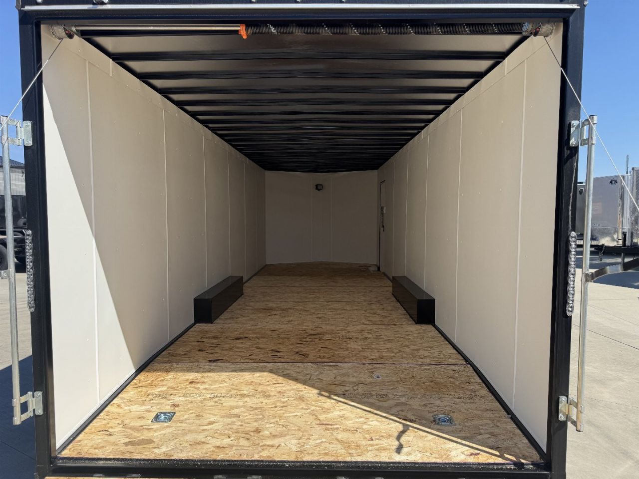 New 2025 AERO 8.5x26 Aero Cargo / Enclosed Trailer