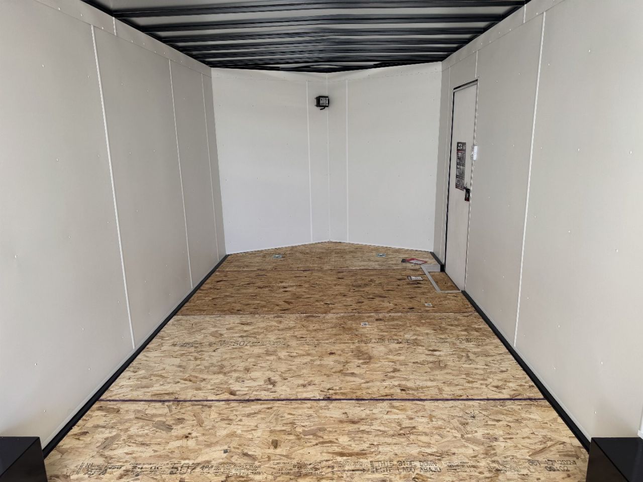 New 2025 AERO 8.5x26 Aero Cargo / Enclosed Trailer