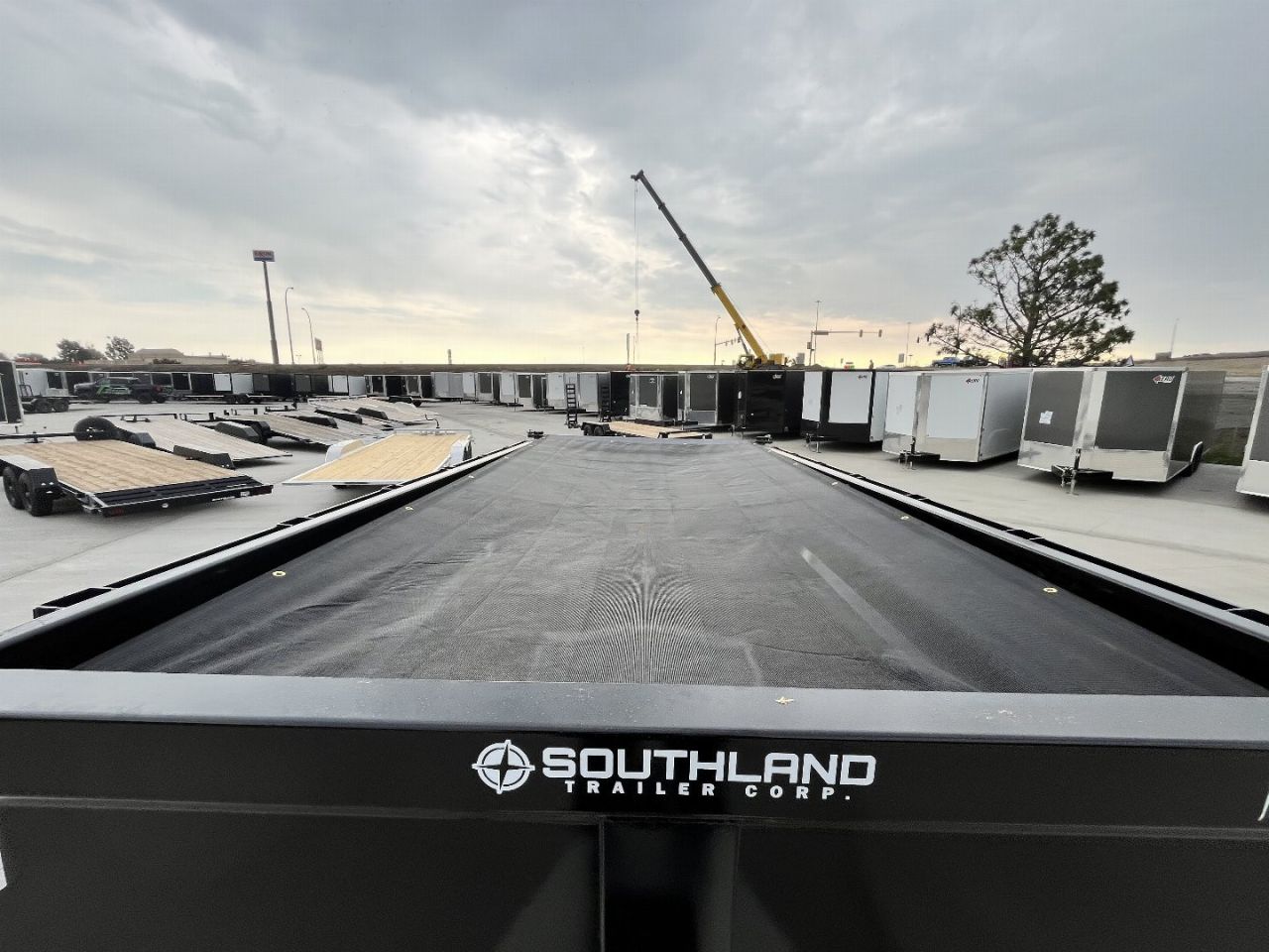 New NEW 2025 Southland 14ft Hydraulic Jack HIGH SIDE Low Profile Dump Trailer 2-7000 lb axles = 14K with Ramps and TARP