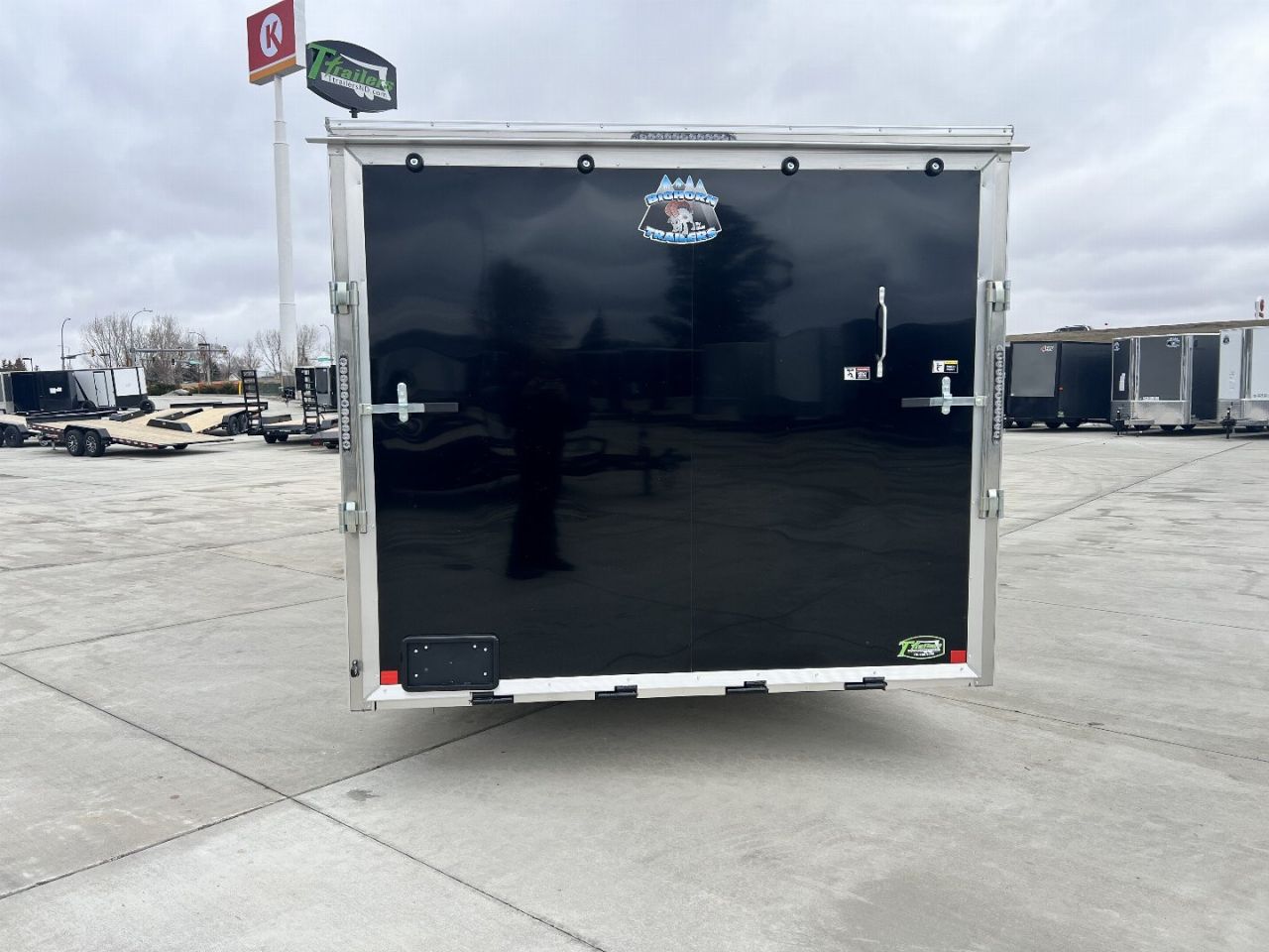 New 2025 Bighorn R&M 8.5x24 + 2’V Nose Rear Ramp Enclosed Cargo Trailer Car Hauler