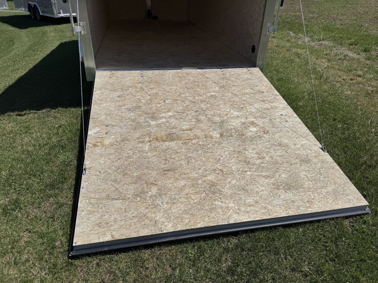 2027 E-Z Hauler photo 4