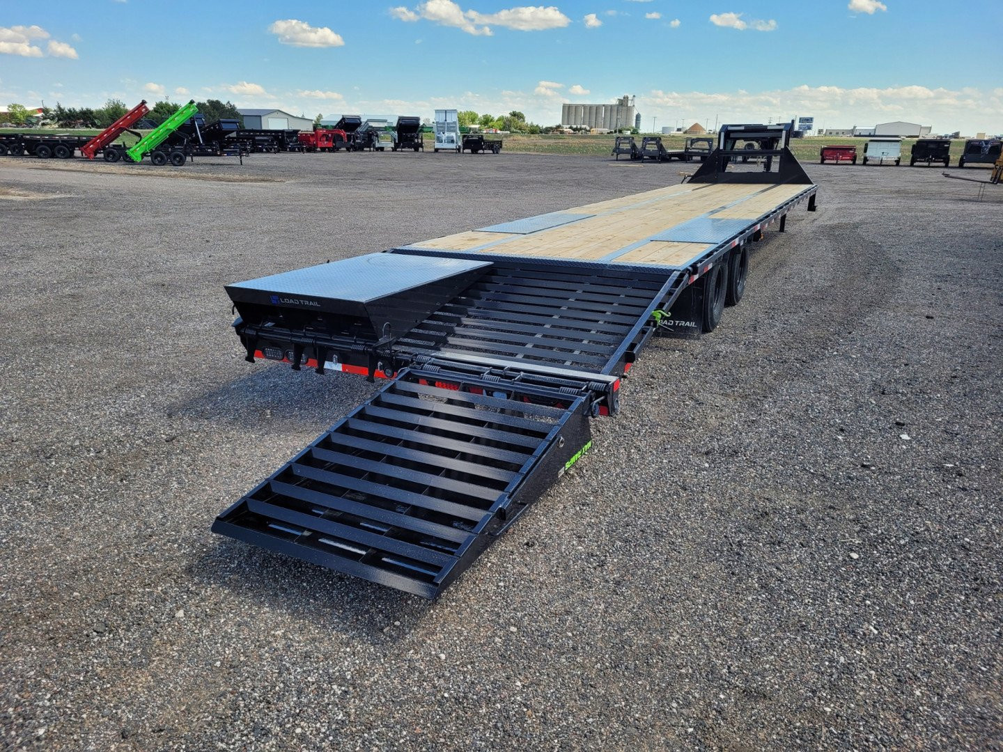 New 2025 Load Trail 102"x40' Gooseneck Low-Pro Deckover Trailer