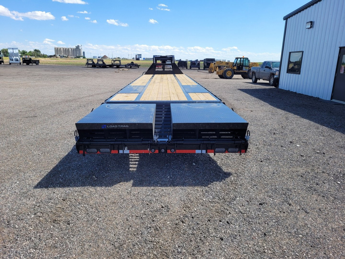 New 2025 Load Trail 102"x40' Gooseneck Low-Pro Deckover Trailer