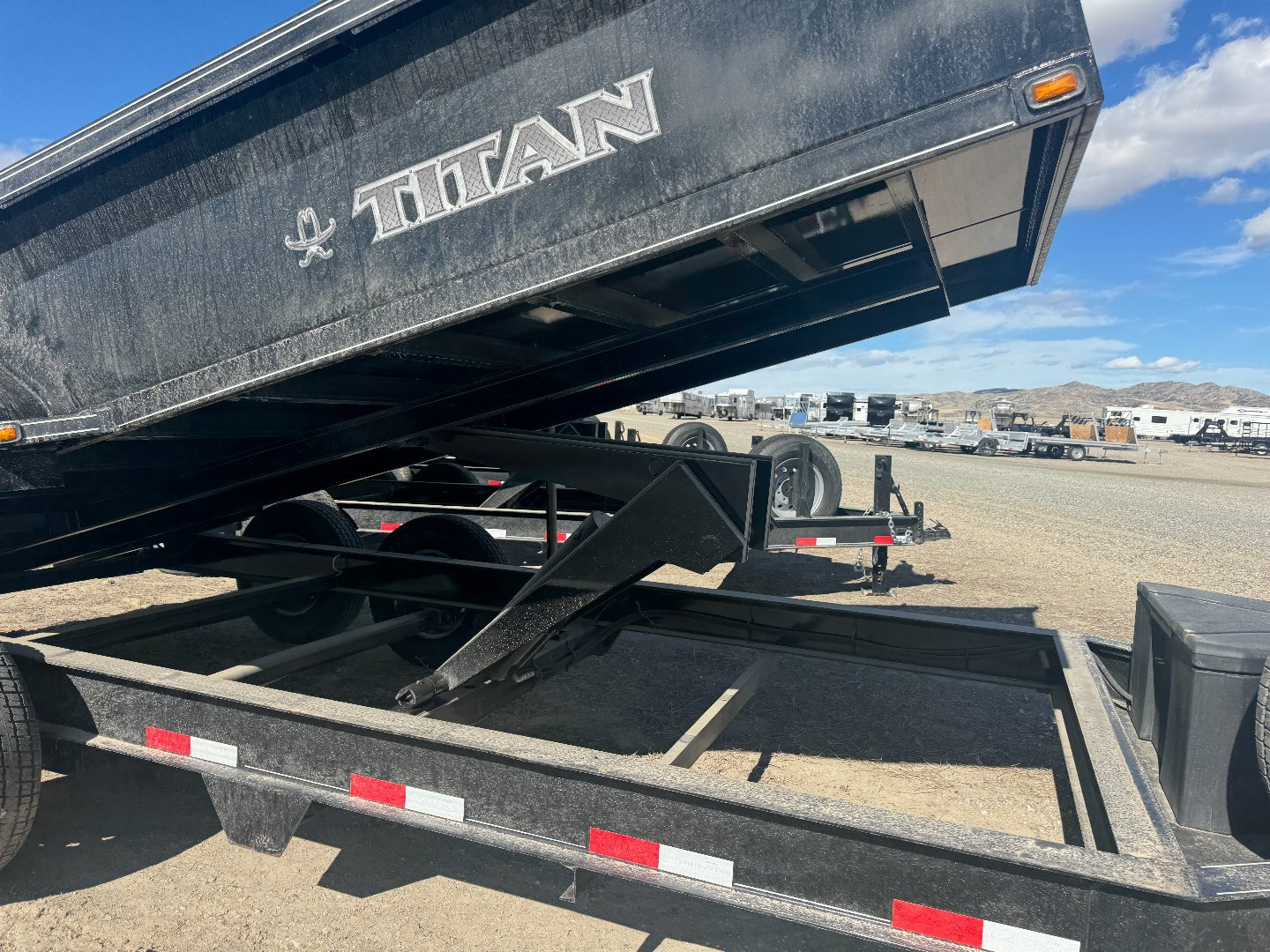 New 2025 Titan Trailer 16' BH Dump Trailer