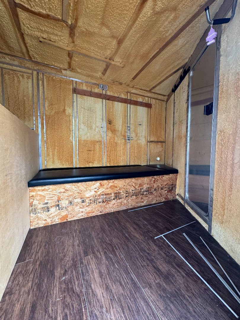 Used 2007 Kiefer Built 4H Genesis GN Horse Trailer