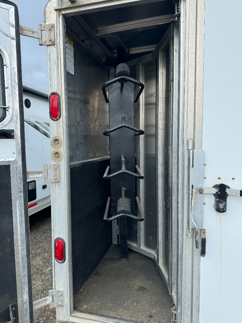 Used 2007 Kiefer Built 4H Genesis GN Horse Trailer