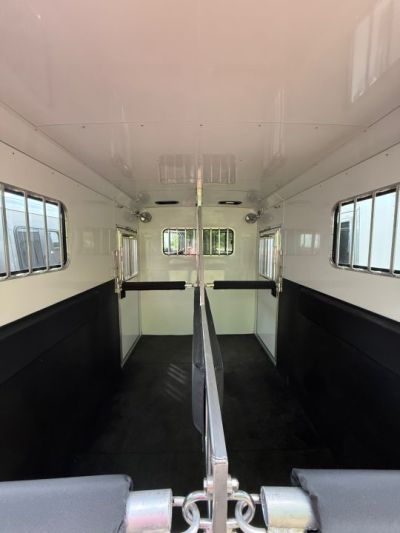 New 2027 Adam 2 Horse Straightload JuLite Bumper Pull Horse Trailer